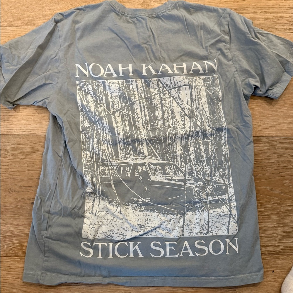 Noah Kahan Women’s Large Tee (like new)